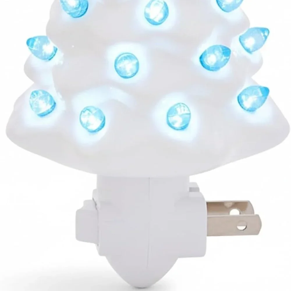 NWT Ukonic Sanrio Cinnamoroll 6-Inch Ceramic Christmas Tree Plug-in Nightlight - Picture 3 of 10
